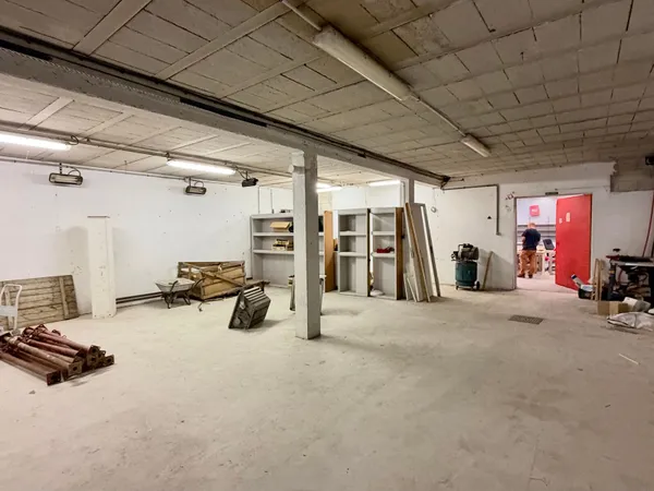 Local d'activité 4 pièces 750 m²