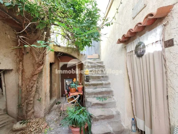 À VENDRE APPARTEMENT À RÉNOVER ENTIEREMENT À COARAZE