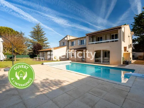 Villa 8 pièces 208 m²