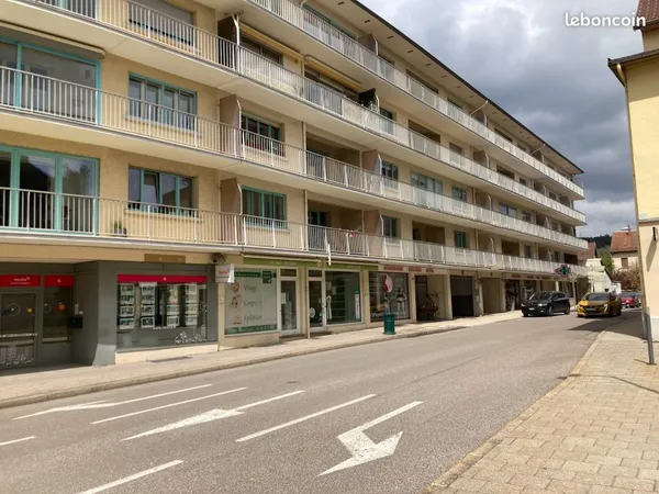 Loue local commercial de 77 m²