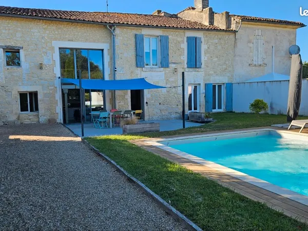 Maison familiale de caractère rénovée avec piscine