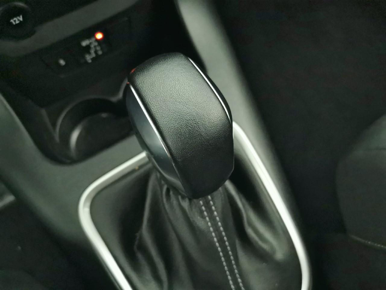 Citroën C3 puretech 110 s&s eat6 shine — photo 31