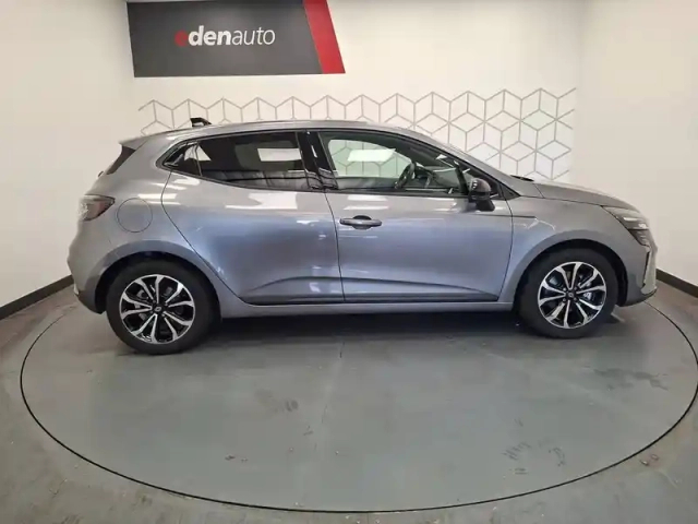 Renault Clio e-tech full hybrid 145 ch gsr2 — photo 4