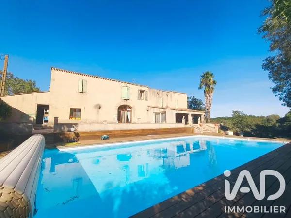 Maison 9 pièces 221 m²