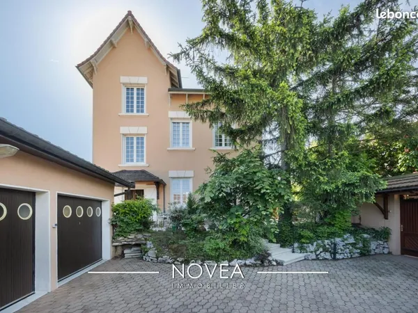 Maison 7 pièces 136 m²