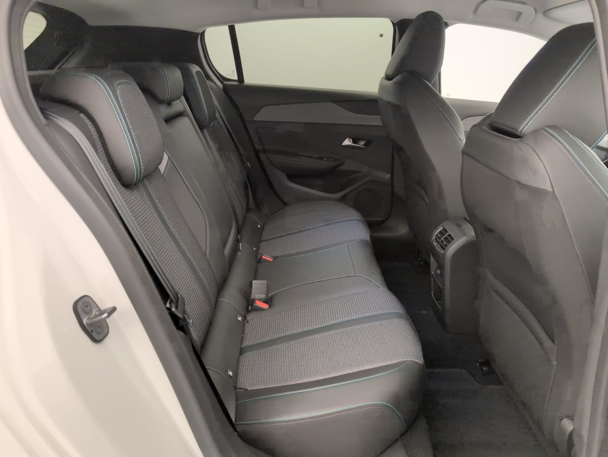 Peugeot 308 — photo 10