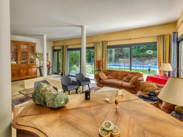 Maison 9 pièces 283 m²