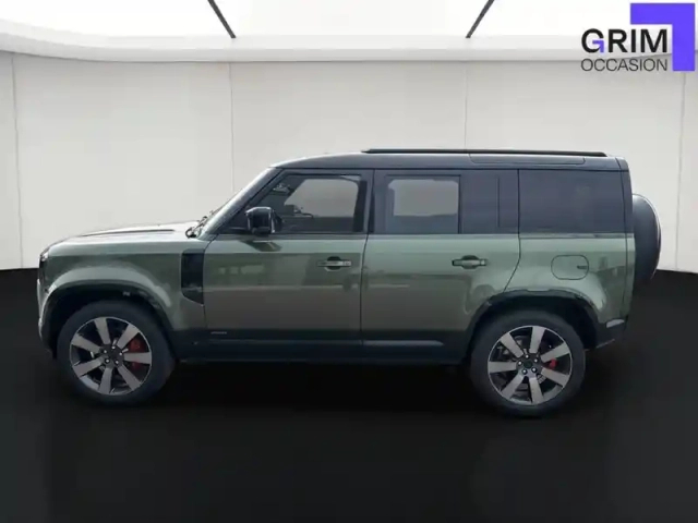 Land Rover Defender 110 phev — photo 40