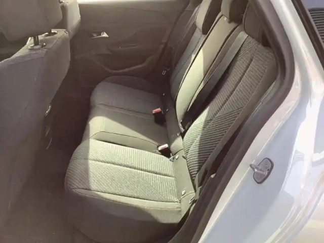 Peugeot 2008 hybrid 145 e-dcs6 — photo 20