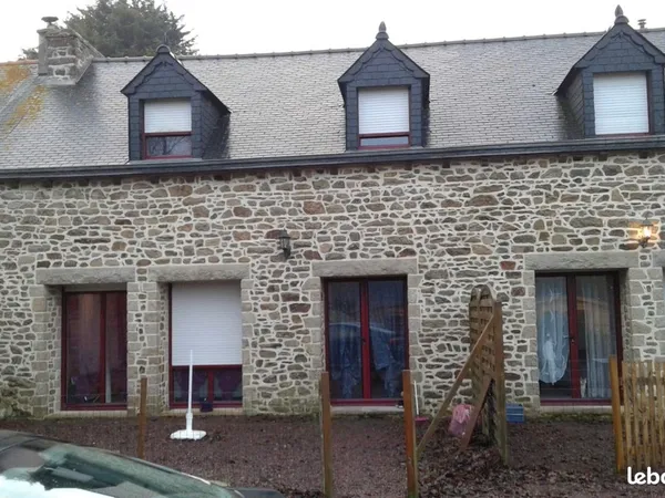 Jolie maison mitoyenne en pierre
