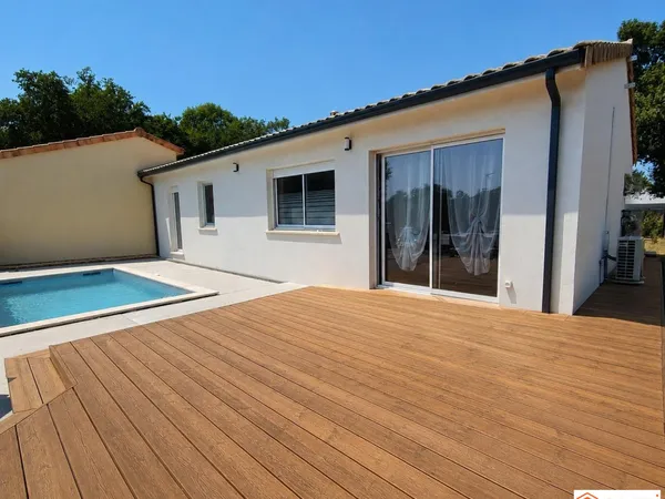Maison contemporaine de 4 chambres avec piscine