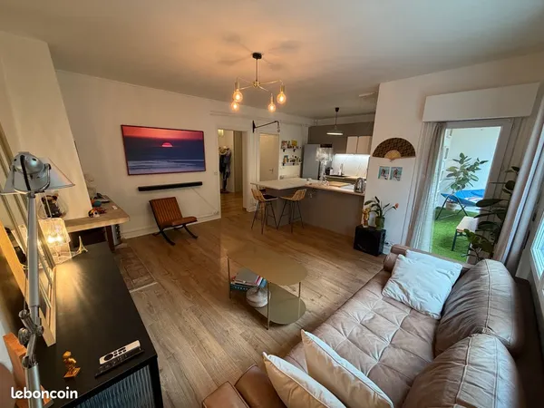 Bordeaux Caudéran - T3 meublé 72 m² avec balcon, garage, parking et cave