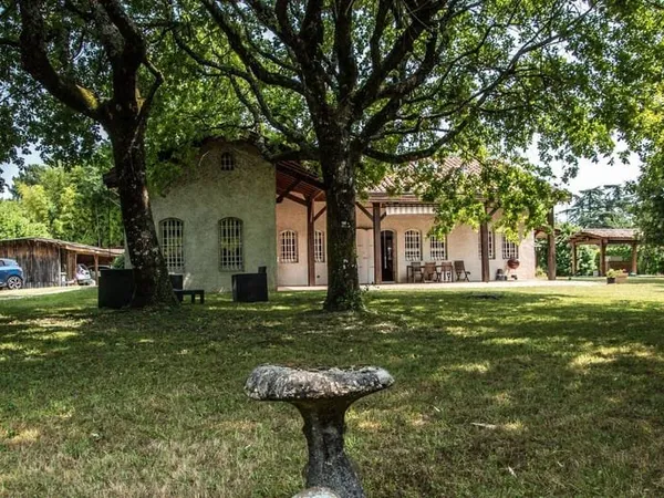 Maison 11 pièces 200 m²