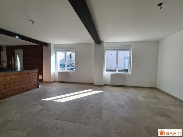 Spacieuse maison entièrement rénovée, 3 chambres et garage à Epinal.