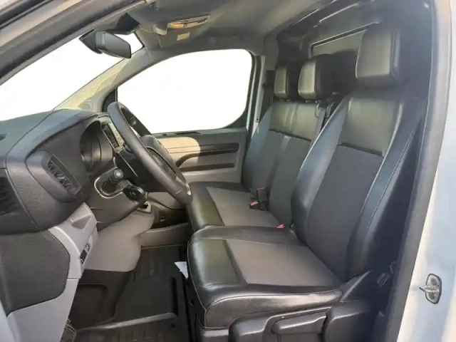Opel Vivaro fg l2 standard 2.0 d 120ch pack clim bva8 — photo 17
