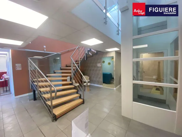 Cession droit au bail local 193m² à Coudoux D10