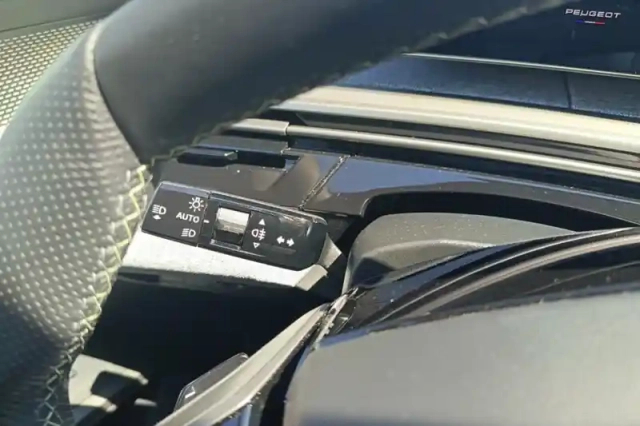 Peugeot 3008 electrique 210 ch 73 kwh — photo 26