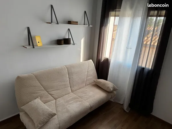 Chambre meublée 9,5 m² chez l'habitant