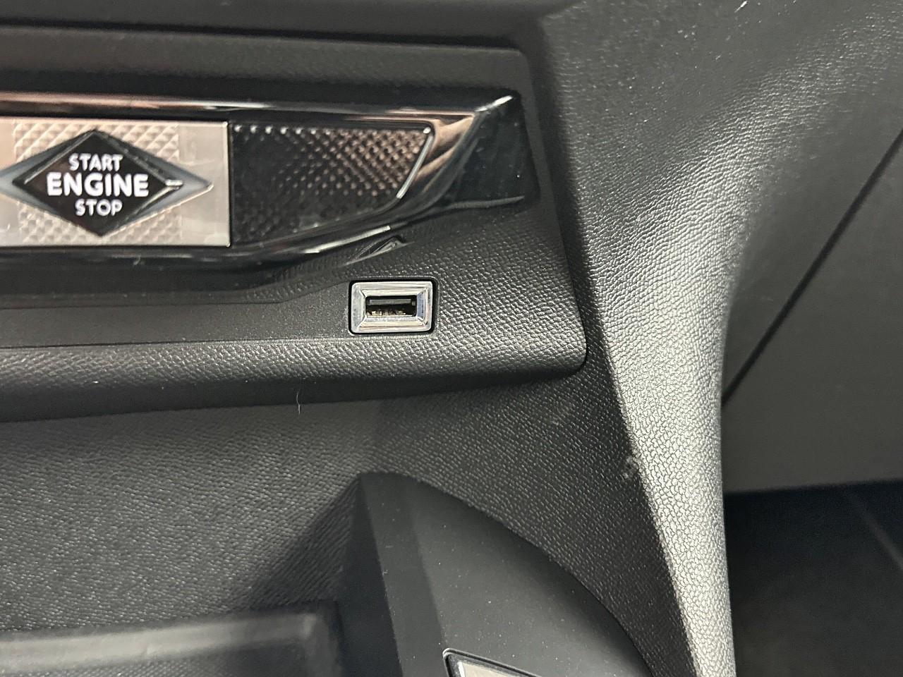 Ds Ds 3 crossback puretech 155 eat8 louvre — photo 27