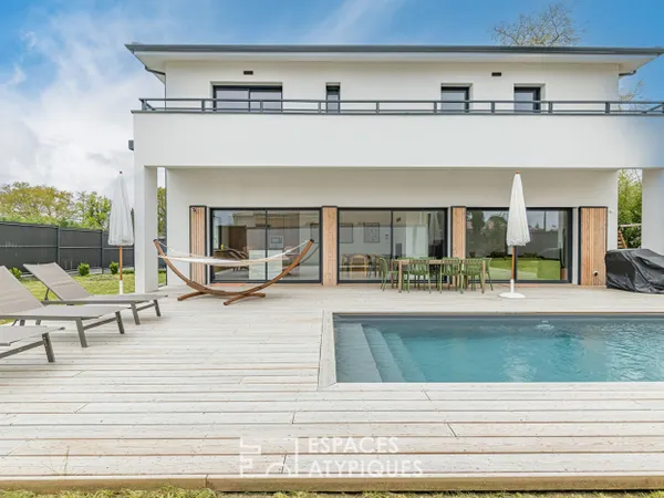 Maison contemporaine avec piscine