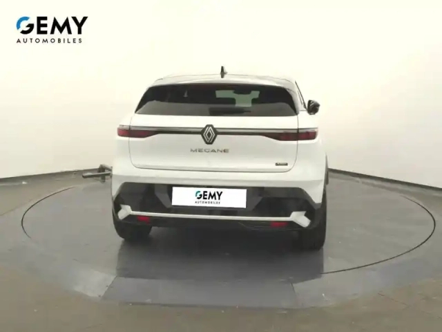 Renault Megane e-tech 220 ch autonomie confort gsr2 — photo 5