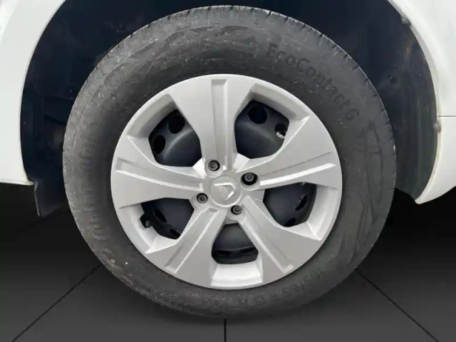 Dacia Sandero 1.0 sce 65ch essential — photo 11