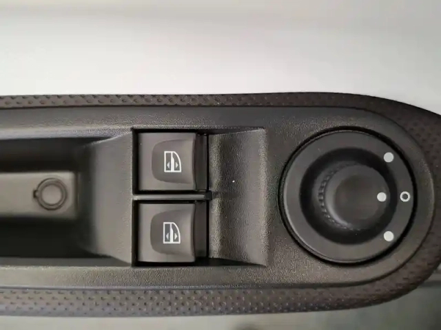 Renault Twingo iii e-tech — photo 23