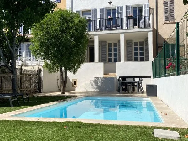Maison de maître + local professionnel