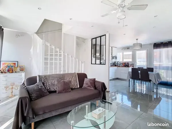 Location 94 m2 maison de ville