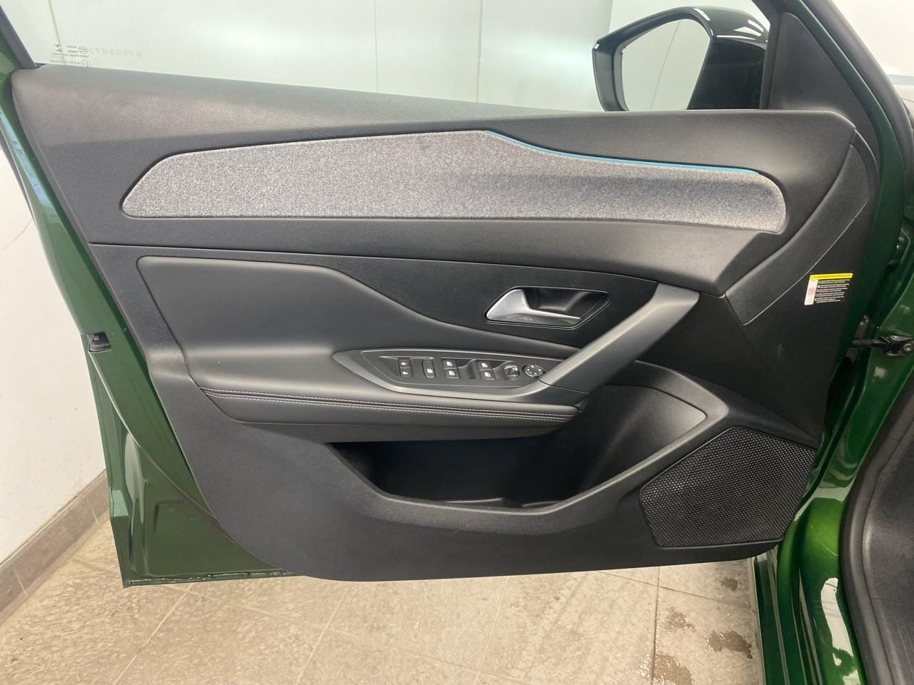 Peugeot 308 sw puretech 130ch s&s bvm6 allure pack — photo 18