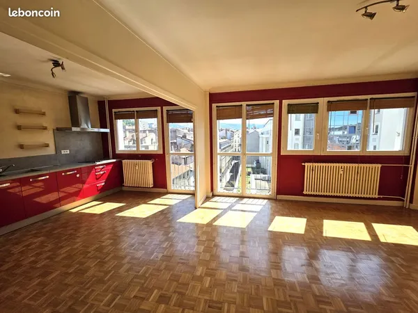 T3 de 63 m² - 1 chambre + 1 bureau avec garage double, cave et vue dégagée