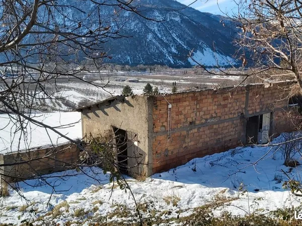 🌄 Terrain avec bâtisse à réhabiliter - Remollon (Alpes)