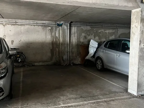 Place de parking à louer rue des Olivettes