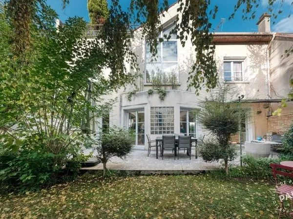 Maison 8 pièces 200 m²