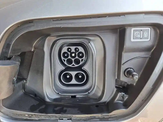 Peugeot 2008 electrique 54 kwh 156 ch — photo 21