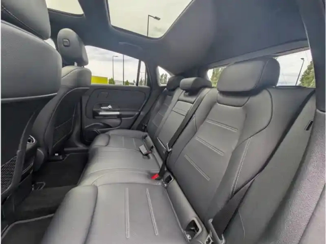 Mercedes Eqa 350 4matic — photo 19