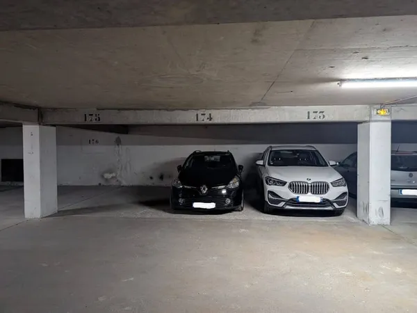 Parking 13 m²