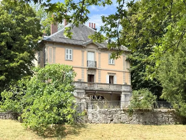 BARNES AIX-LES-BAINS | Demeure de caractère de 421 m² au coeur d'un parc arboré de 9 000 m² - La Rav