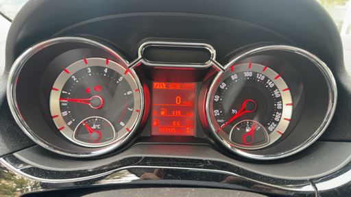 Opel Adam 1.0 Turbo 115 - Glam – 2018 – 83925 km – Essence – Boîte Manuelle — photo 24
