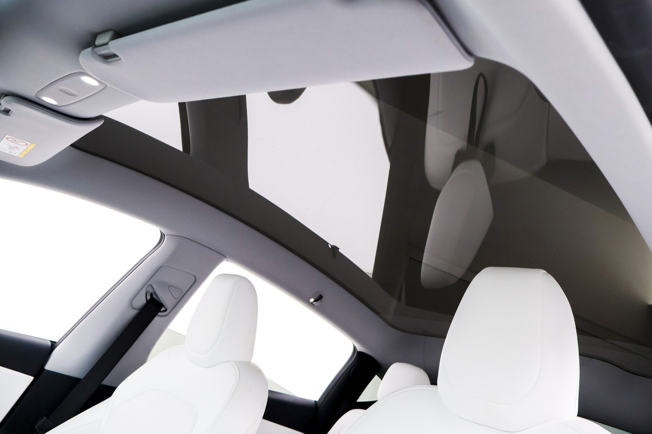 Tesla Model Y — photo 25
