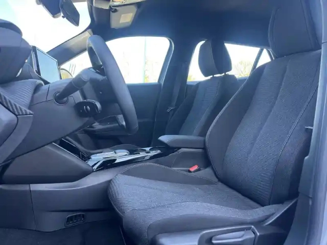 Peugeot 2008 electrique 50 kwh 136 ch — photo 5