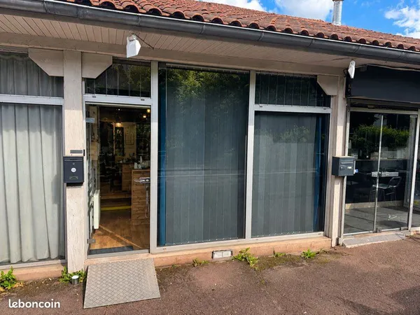 Local commercial - Centre-bourg Le Palais-sur-Vienne