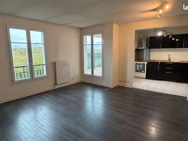 F3 de 66,30 m² avec terrasse et parking - Val de Liesse