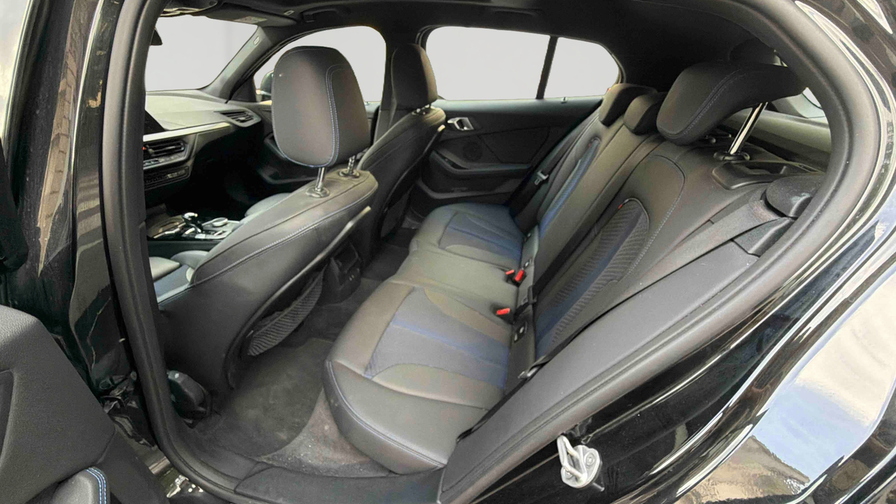 BMW 118i 136 ch DKG7 — photo 12