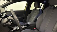 Peugeot 208 1.2 Hybrid 110ch GT e-DCS6 — photo 12