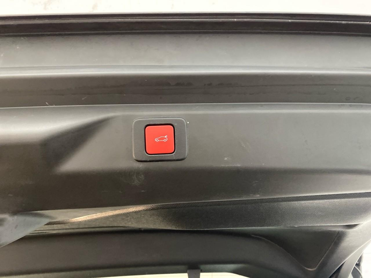 Peugeot 3008 hybrid 145 e-dcs6 gt — photo 13
