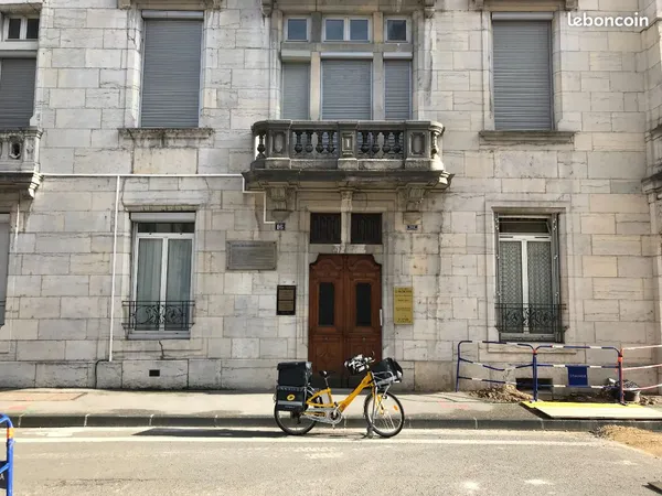 Local 86 m² BESANCON
