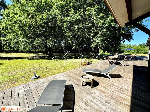 Propriété d'exception au bord du lac de Biscarrosse