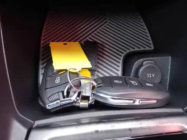 Citroën C4 puretech 130 s&amp;s eat8 — photo 89