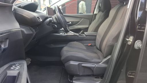 Peugeot 3008 1.5 BlueHDi 130 EAT8 - Active Business – 2019 – 135656 km – Diesel – Boîte Automatique — photo 9